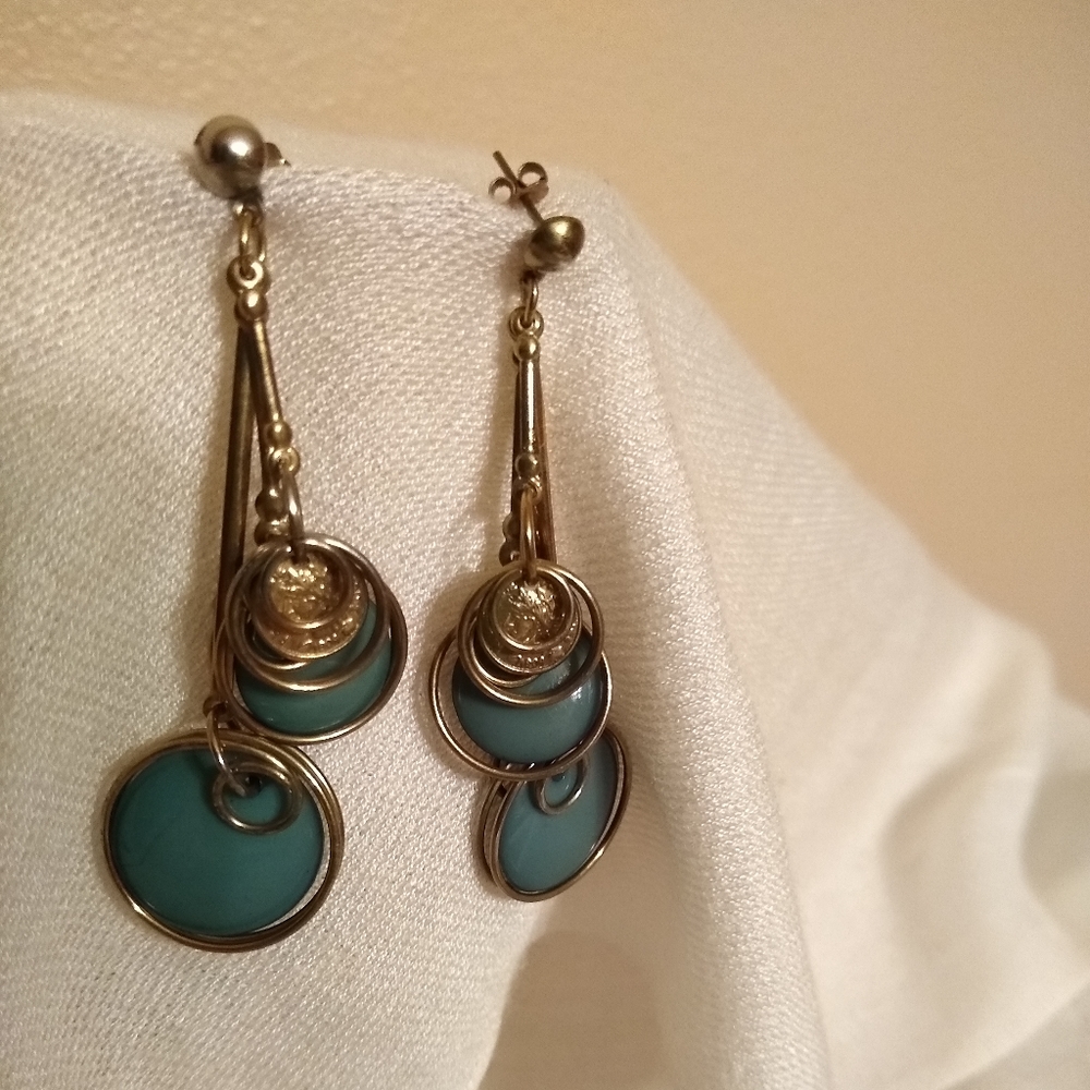 Dangle post earrings goldtone and green accent